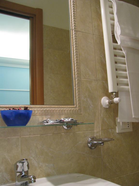 Tiffany Roma Suite Room photo