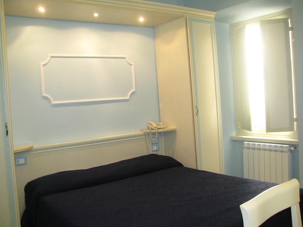 Tiffany Roma Suite Room photo